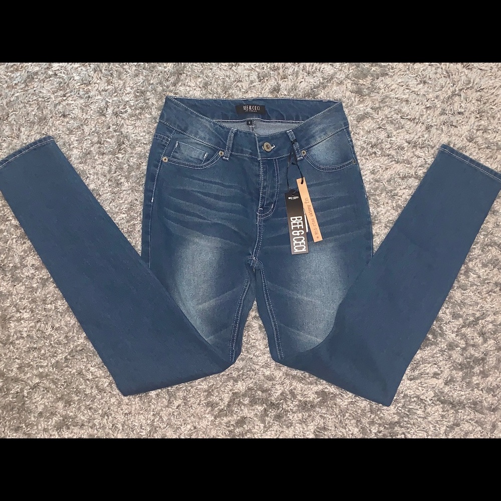 Brand New with tags- mid Rise skinny jeans